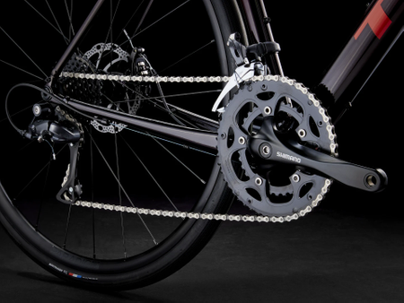 Rower TREK Domane AL 2 Crimson to Dark Carmine