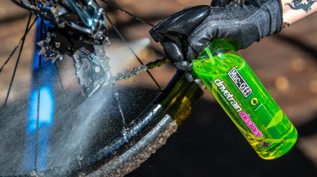 Drivetrain Cleaner do napędu MUC-OFF żółty